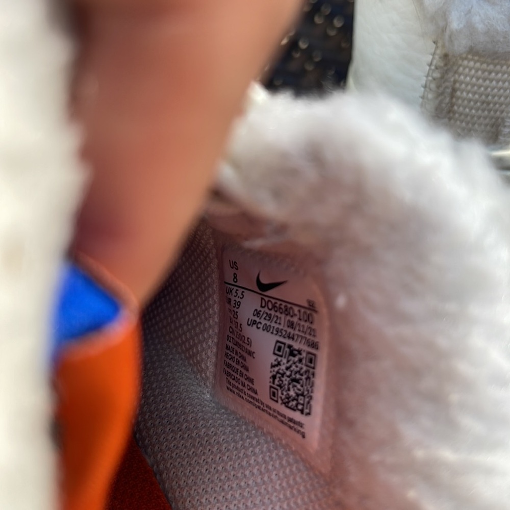 Women’s Nike Air Force 1 shoes - Picture 4 of 4